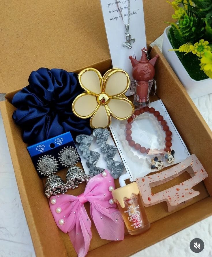 Elegant Girlfriend/Wife Gift Box – Fashion & Beauty Hamper for Her